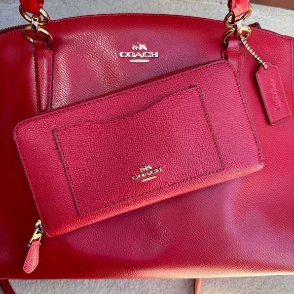 COACH❤️Large Christie Carry-All in Cardinal Red with Wallet & Scarf BUNDLE - Picture 3 of 15